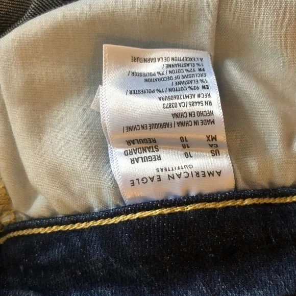 Size 10 American Eagle Jeans - Picture 3 of 3